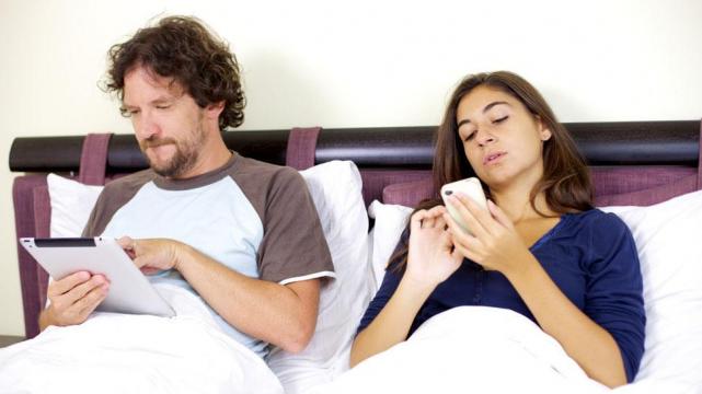 Resultado de imagen para parejas que presumen su amor en redes
