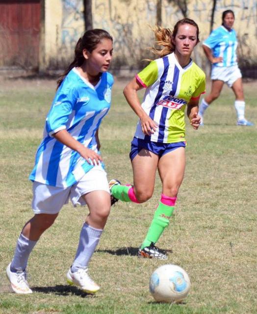 CON FUTURO. La salteña que se sumará a la selección argentina juvenil.  FOTO EL GIGANTE DE SALTA