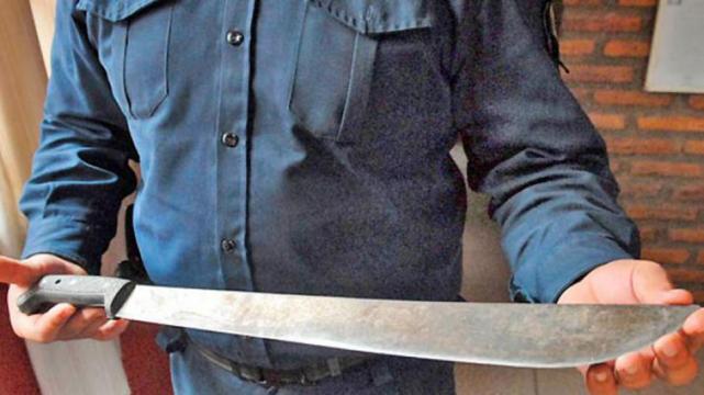 Un adolescente fue herido con un machete en una gresca - LA GACETA Salta