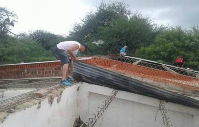 El río y las lluvias arrasaron con parte de la casa del padre de Jorge Rojas  - LA GACETA Salta