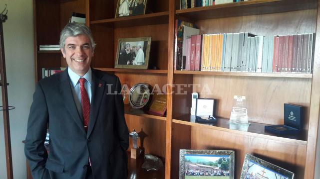 RODOLFO GALLO CORNEJO. RECTOR DE LA UCASAL. FOTO LA GACETA.