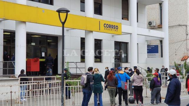 NO HACE FALTA. Por la nueva modalidad del Anses el cobro no se realizará por correo. FOTO ARCHIVO LA GACETA